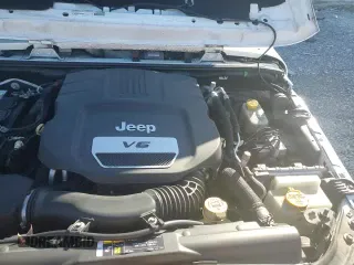 ✅ 2017 Jeep Wrangler Unlimited Sahara • VIN: 1C4BJWEG1HL537839 • Lot: 89622765. Listed on Copart with 130,371 mi. Free auction sales archive from the USA and detailed vehicle history report at DreamBid. Image 15.