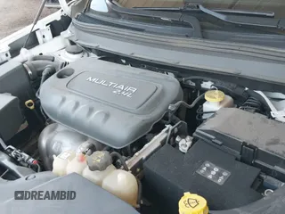 ✅ 2019 Jeep Cherokee Latitude • VIN: 1C4PJLCB0KD171658 • Lot: 43071592. Wystawiony na IAAI z przebiegiem 97 422 mil. Bezpłatny archiwum sprzedaży aukcyjnych z USA i szczegółowy raport historii pojazdu na DreamBid. Zdjęcie 19.