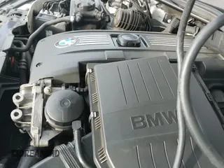 ✅ 2009 BMW 5 Series 535i xDrive • VIN: WBANV93589C131866 • Lot: 41328920. Wystawiony na IAAI z przebiegiem 119 398 mil. Bezpłatny archiwum sprzedaży aukcyjnych z USA i szczegółowy raport historii pojazdu na DreamBid. Zdjęcie 12.