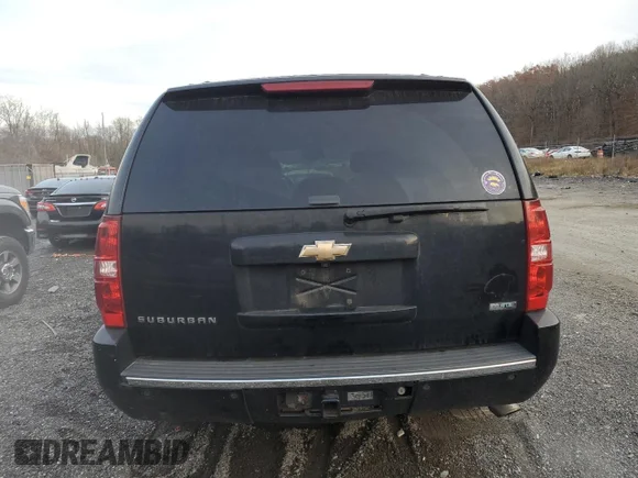 ✅ 2011 Chevrolet Suburban LTZ • VIN: 1GNSKKE37BR278756 • Lot: 81232904. Wystawiony na Copart z przebiegiem 234 444 mil. Bezpłatny archiwum sprzedaży aukcyjnych z USA i szczegółowy raport historii pojazdu na DreamBid. Zdjęcie 6.