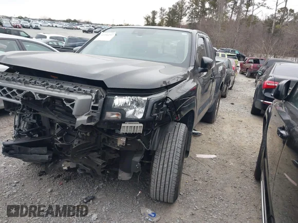✅ 2023 Nissan Frontier S • VIN: 1N6ED1CM5PN635627 • Lot: 41390297. Wystawiony na IAAI z przebiegiem 19 934 mil. Bezpłatny archiwum sprzedaży aukcyjnych z USA i szczegółowy raport historii pojazdu na DreamBid. Zdjęcie 2.