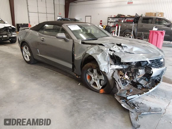 ✅ 2020 Chevrolet Camaro 1LT • VIN: 1G1FB3DX2L0104581 • Лот: 45228574. Опубликован ранее на IAAI с пробегом 46 388 миль. Бесплатный доступ к архиву аукционных продаж из США и подробный отчёт об истории автомобиля на DreamBid. Изображение 1.