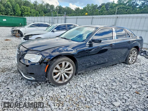 ✅ 2016 Chrysler 300 Limited • VIN: 2C3CCAAGXGH313993 • Лот: 57845076. Опубликован ранее на Copart с пробегом 146 514 миль. Бесплатный доступ к архиву аукционных продаж из США и подробный отчёт об истории автомобиля на DreamBid. Изображение 1.