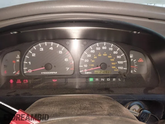✅ 2002 Toyota 4Runner SR5 • VIN: JT3GN86R820219655 • Lot: 44950352. Listed on IAAI with 212,831 mi. Free auction sales archive from the USA and detailed vehicle history report at DreamBid. Image 7.