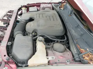 ✅ 2017 Dodge Challenger SXT • VIN: 2C3CDZAG1HH633216 • Lot: 43243011. Wystawiony na IAAI z przebiegiem 129 520 mil. Bezpłatny archiwum sprzedaży aukcyjnych z USA i szczegółowy raport historii pojazdu na DreamBid. Zdjęcie 22.