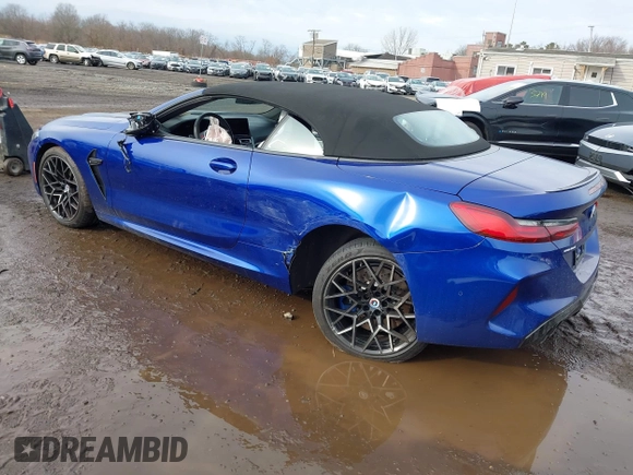 ✅ 2023 BMW M8 Competition • VIN: WBSDZ0C02PCK72974 • Lot: 44121693. Wystawiony na IAAI z przebiegiem Nie podano. Bezpłatny archiwum sprzedaży aukcyjnych z USA i szczegółowy raport historii pojazdu na DreamBid. Zdjęcie 3.