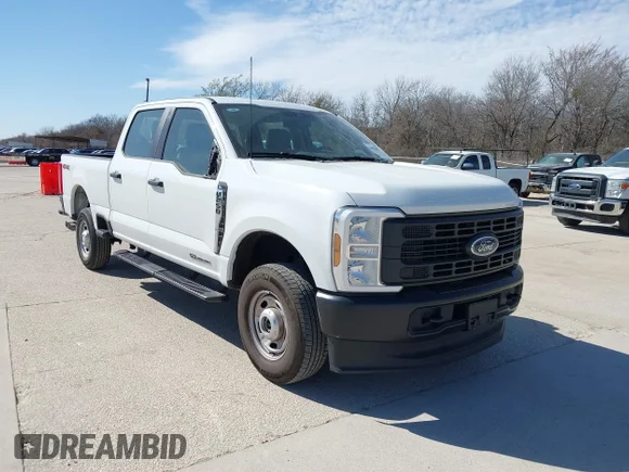 ✅ 2026 Ford F-250 XL • VIN: 1FT7W2BT0TEC05843 • Lot: 44426875. Listed on IAAI with 17,364 mi. Free auction sales archive from the USA and detailed vehicle history report at DreamBid. Image 1.