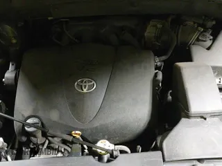 ✅ 2018 Toyota Highlander LE • VIN: 5TDBZRFH4JS820340 • Lot: 41221682. Wystawiony na IAAI z przebiegiem 121 243 mil. Bezpłatny archiwum sprzedaży aukcyjnych z USA i szczegółowy raport historii pojazdu na DreamBid. Zdjęcie 19.