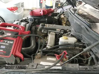 2005 Dodge 3500 SLT z VIN 3D7LS38C85G810265, wystawiony jako IAAI lot #41856058 z przebiegiem 164 027 mil mil oraz . Historia ofert i sprzedaży dostępna na DreamBid. Obrazek 22.