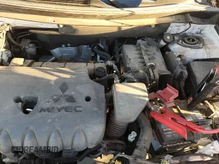 ✅ 2017 Mitsubishi Outlander SE • VIN: JA4AD3A34HZ017100 • Lot: 85935135. Wystawiony na Copart z przebiegiem 81 931 mil. Bezpłatny archiwum sprzedaży aukcyjnych z USA i szczegółowy raport historii pojazdu na DreamBid. Zdjęcie 14.