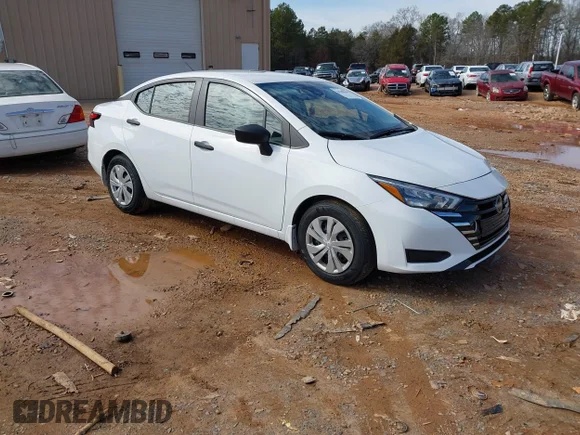✅ 2025 Nissan Versa S • VIN: 3N1CN8DV2SL820771 • Лот: 44289596. Опубликован ранее на IAAI с пробегом 8 513 миль. Бесплатный доступ к архиву аукционных продаж из США и подробный отчёт об истории автомобиля на DreamBid. Изображение 1.