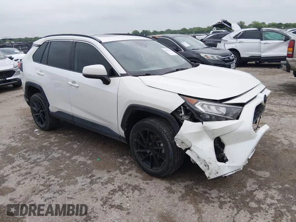 ✅ 2021 Toyota RAV4 XLE Premium • VIN: 2T3C1RFV2MW112429 • Лот: 44923371. Опубліковано раніше на IAAI з пробігом 103 098 миль. Безкоштовний доступ до архіву аукціонних продажів зі США та докладний звіт про історію автомобіля на DreamBid. Зображення 1.