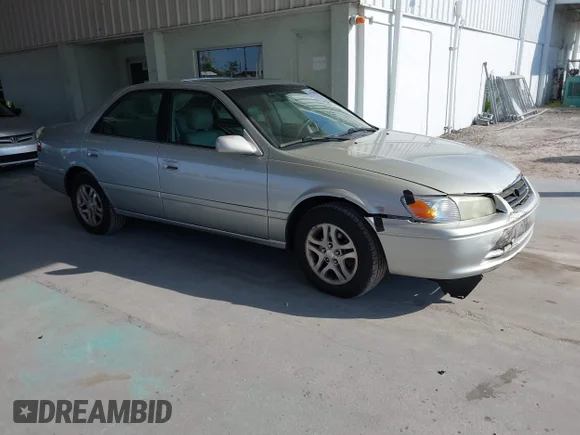 ✅ 2001 Toyota Camry LE • VIN: 4T1BF22K61U970166 • Lot: 43779981. Listed on IAAI with 329,759 mi. Free auction sales archive from the USA and detailed vehicle history report at DreamBid. Image 1.