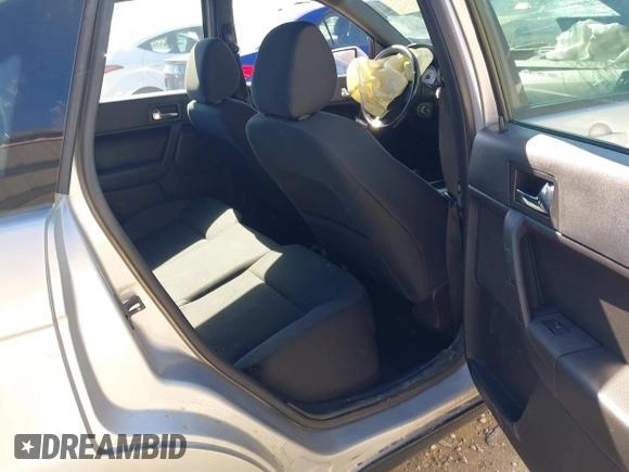 ✅ 2010 Ford Focus SES • VIN: 1FAHP3GN2AW129606 • Lot: 44550053. Wystawiony na IAAI z przebiegiem 120 496 mil. Bezpłatny archiwum sprzedaży aukcyjnych z USA i szczegółowy raport historii pojazdu na DreamBid. Zdjęcie 8.