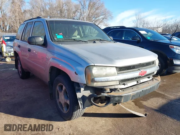 ✅ 2008 Chevrolet TrailBlazer Fleet 2FL • VIN: 1GNDT13S182127830 • Лот: 43867159. Опубліковано раніше на IAAI з пробігом 253 882 миль. Безкоштовний доступ до архіву аукціонних продажів зі США та докладний звіт про історію автомобіля на DreamBid. Зображення 1.