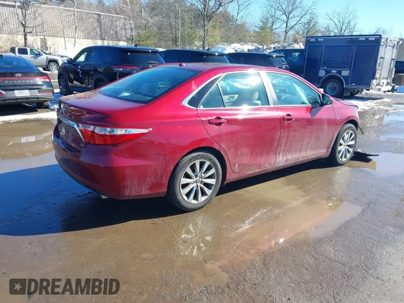 ✅ 2015 Toyota Camry XSE • VIN: 4T1BK1FK7FU565814 • Lot: 44505319. Wystawiony na IAAI z przebiegiem 77 289 mil. Bezpłatny archiwum sprzedaży aukcyjnych z USA i szczegółowy raport historii pojazdu na DreamBid. Zdjęcie 4.