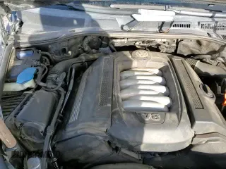 ✅ 2006 Volkswagen Touareg 4.2L V8 • VIN: WVGMM77L76D045190 • Лот: 82750464. Опубликован ранее на Copart с пробегом 122 396 миль. Бесплатный доступ к архиву аукционных продаж из США и подробный отчёт об истории автомобиля на DreamBid. Изображение 15.