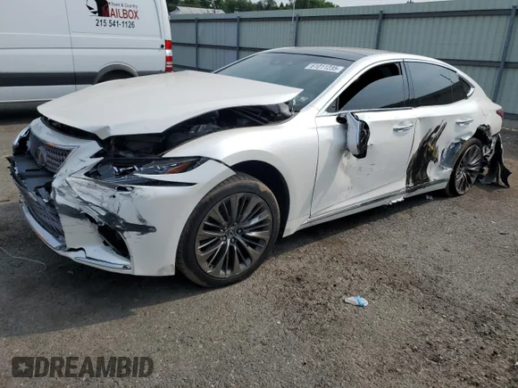 ✅ 2019 Lexus LS 500 • VIN: JTHC5LFF7K5006393 • Lot: 61011235. Listed on Copart with 80,976 mi. Free auction sales archive from the USA and detailed vehicle history report at DreamBid. Image 1.