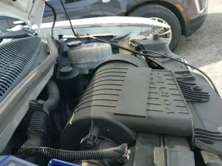 ✅ 2011 Chevrolet Express Cargo • VIN: 1GCWGFFA9B1113855 • Lot: 43193955. Listed on IAAI with 117,753 mi. Free auction sales archive from the USA and detailed vehicle history report at DreamBid. Image 20.