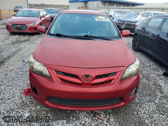 ✅ 2011 Toyota Corolla LE • VIN: 2T1BU4EE7BC564309 • Лот: 99380145. Опубликован ранее на Copart с пробегом 223 552 миль. Бесплатный доступ к архиву аукционных продаж из США и подробный отчёт об истории автомобиля на DreamBid. Изображение 5.