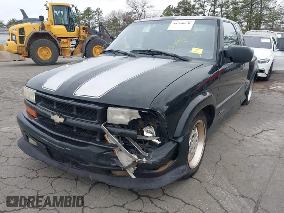 ✅ 2001 Chevrolet S-10 LS • VIN: 1GCCS19W618174839 • Лот: 44940631. Опубліковано раніше на IAAI з пробігом 155 459 миль. Безкоштовний доступ до архіву аукціонних продажів зі США та докладний звіт про історію автомобіля на DreamBid. Зображення 6.