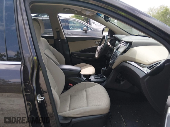 ✅ 2017 Hyundai Santa Fe SE • VIN: KM8SM4HF0HU220140 • Lot: 44953735. Wystawiony na IAAI z przebiegiem 182 245 mil. Bezpłatny archiwum sprzedaży aukcyjnych z USA i szczegółowy raport historii pojazdu na DreamBid. Zdjęcie 5.
