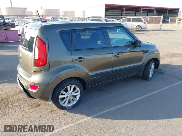 ✅ 2013 Kia Soul + • VIN: KNDJT2A64D7537364 • Lot: 43812103. Wystawiony na IAAI z przebiegiem 69 274 mil. Bezpłatny archiwum sprzedaży aukcyjnych z USA i szczegółowy raport historii pojazdu na DreamBid. Zdjęcie 4.