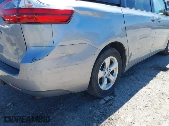✅ 2015 Toyota Sienna LE • VIN: 5TDKK3DC1FS655086 • Lot: 44803347. Listed on IAAI with 210,746 mi. Free auction sales archive from the USA and detailed vehicle history report at DreamBid. Image 6.