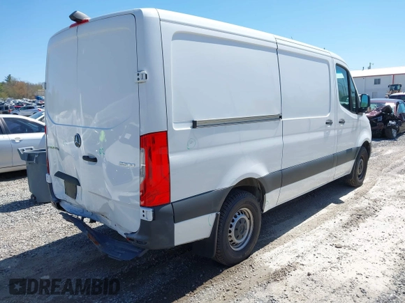 ✅ 2022 Mercedes-Benz Sprinter Cargo • VIN: W1Y4DBHYXNT104203 • Lot: 41962487. Wystawiony na IAAI z przebiegiem 17 208 mil. Bezpłatny archiwum sprzedaży aukcyjnych z USA i szczegółowy raport historii pojazdu na DreamBid. Zdjęcie 4.