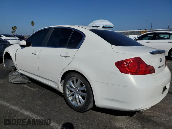 ✅ 2015 Infiniti Q40 • VIN: JN1CV6AP8FM503096 • Lot: 85540885. Wystawiony na Copart z przebiegiem 129 471 mil. Bezpłatny archiwum sprzedaży aukcyjnych z USA i szczegółowy raport historii pojazdu na DreamBid. Zdjęcie 2.