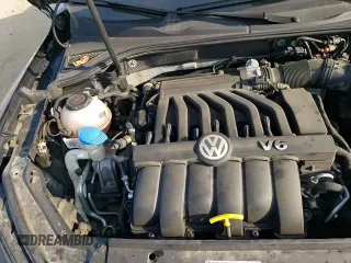 ✅ 2018 Volkswagen Passat GT • VIN: 1VWJM7A33JC032710 • Lot: 80370795. Listed on Copart with 102,706 mi. Free auction sales archive from the USA and detailed vehicle history report at DreamBid. Image 14.