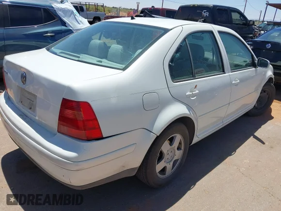 ✅ 2001 Volkswagen Jetta GLS • VIN: 3VWSB69M01M203946 • Lot: 42148262. Wystawiony na IAAI z przebiegiem 206 299 mil. Bezpłatny archiwum sprzedaży aukcyjnych z USA i szczegółowy raport historii pojazdu na DreamBid. Zdjęcie 4.