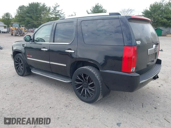 ✅ 2011 Cadillac Escalade Luxury • VIN: 1GYS4BEF9BR158772 • Lot: 45092024. Wystawiony na IAAI z przebiegiem 218 683 mil. Bezpłatny archiwum sprzedaży aukcyjnych z USA i szczegółowy raport historii pojazdu na DreamBid. Zdjęcie 3.