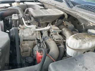 ✅ 2005 GMC Sierra 2500HD • VIN: 1GTHC23235F946133 • Lot: 41809668. Listed on IAAI with 258,991 mi. Free auction sales archive from the USA and detailed vehicle history report at DreamBid. Image 18.