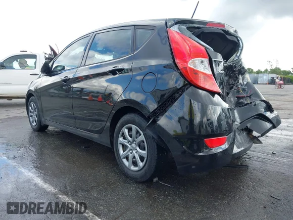 ✅ 2013 Hyundai Accent GL • VIN: KMHCT5AE3DU111213 • Lot: 42013337. Wystawiony na IAAI z przebiegiem 86 904 mil. Bezpłatny archiwum sprzedaży aukcyjnych z USA i szczegółowy raport historii pojazdu na DreamBid. Zdjęcie 3.