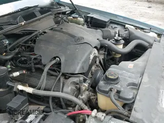 ✅ 2000 Ford Crown Victoria • VIN: 2FAFP72W4YX181431 • Лот: 41514424. Опубликован ранее на IAAI с пробегом 265 834 миль. Бесплатный доступ к архиву аукционных продаж из США и подробный отчёт об истории автомобиля на DreamBid. Изображение 19.