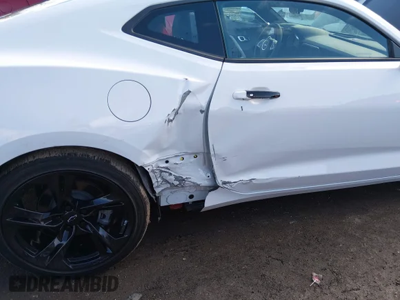 ✅ 2023 Chevrolet Camaro 1SS • VIN: 1G1FF1R73P0157779 • Lot: 44310281. Wystawiony na IAAI z przebiegiem 10 252 mil. Bezpłatny archiwum sprzedaży aukcyjnych z USA i szczegółowy raport historii pojazdu na DreamBid. Zdjęcie 6.