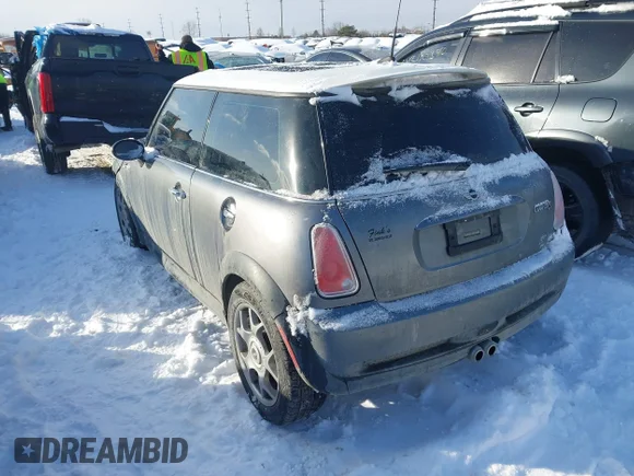 ✅ 2005 MINI Hardtop S • VIN: WMWRE33435TG95024 • Лот: 41251302. Опубліковано раніше на IAAI з пробігом 59 767 миль. Безкоштовний доступ до архіву аукціонних продажів зі США та докладний звіт про історію автомобіля на DreamBid. Зображення 3.