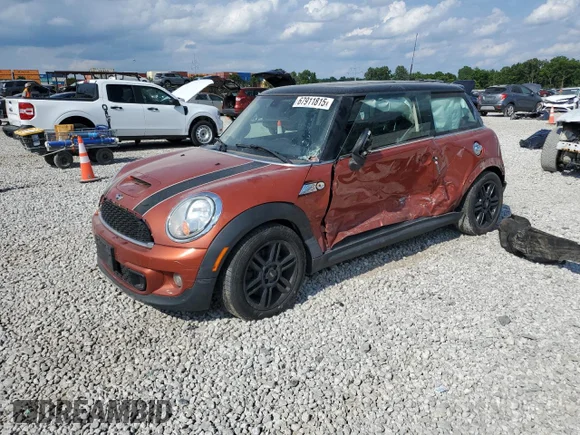 ✅ 2013 MINI Hardtop S • VIN: WMWSV3C55DT391201 • Лот: 67911815. Опубликован ранее на Copart с пробегом Не указан. Бесплатный доступ к архиву аукционных продаж из США и подробный отчёт об истории автомобиля на DreamBid. Изображение 1.
