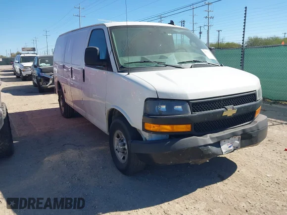 ✅ 2021 Chevrolet Express Cargo • VIN: 1GCWGAFP5M1172220 • Лот: 43559233. Опубліковано раніше на IAAI з пробігом 205 582 миль. Безкоштовний доступ до архіву аукціонних продажів зі США та докладний звіт про історію автомобіля на DreamBid. Зображення 1.