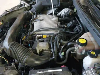 ✅ 2005 Pontiac G6 • VIN: 1G2ZG528454178386 • Lot: 43387065. Wystawiony na IAAI z przebiegiem 194 051 mil. Bezpłatny archiwum sprzedaży aukcyjnych z USA i szczegółowy raport historii pojazdu na DreamBid. Zdjęcie 19.