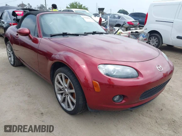 ✅ 2006 Mazda MX-5 Miata Grand Touring • VIN: JM1NC25FX60100475 • Лот: 42436966. Опубликован ранее на IAAI с пробегом 123 632 миль. Бесплатный доступ к архиву аукционных продаж из США и подробный отчёт об истории автомобиля на DreamBid. Изображение 1.