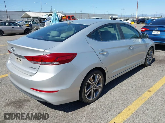 ✅ 2017 Hyundai Elantra SE • VIN: 5NPD84LF1HH035145 • Лот: 45151439. Опубліковано раніше на IAAI з пробігом 232 772 миль. Безкоштовний доступ до архіву аукціонних продажів зі США та докладний звіт про історію автомобіля на DreamBid. Зображення 4.