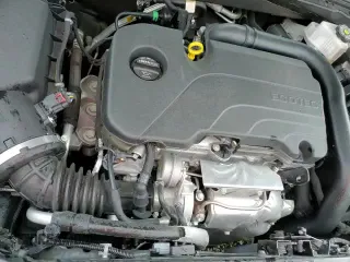 2023 Chevrolet Malibu LT z VIN 1G1ZD5ST2PF209336, wystawiony jako Copart lot #70748445 z przebiegiem 49 448 mil mil oraz Czysty tytuł • Clean title. Historia ofert i sprzedaży dostępna na DreamBid. Obrazek 13.