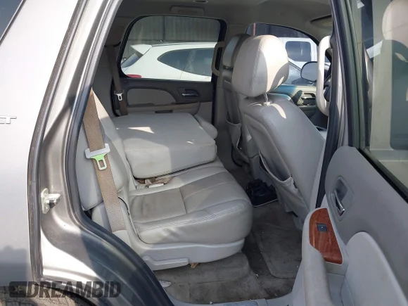 ✅ 2008 GMC Yukon SLT 4SA • VIN: 1GKFC13J88R239934 • Lot: 43760663. Wystawiony na IAAI z przebiegiem 207 215 mil. Bezpłatny archiwum sprzedaży aukcyjnych z USA i szczegółowy raport historii pojazdu na DreamBid. Zdjęcie 8.