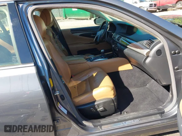 ✅ 2014 Lexus LS 460 • VIN: JTHCL5EF5E5022809 • Lot: 45127675. Listed on IAAI with 102,441 mi. Free auction sales archive from the USA and detailed vehicle history report at DreamBid. Image 5.