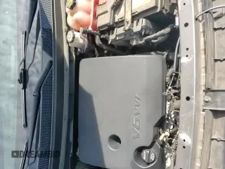 ✅ 2019 Chevrolet Traverse LT Cloth • VIN: 1GNEVGKW4KJ185188 • Lot: 81665555. Wystawiony na Copart z przebiegiem 85 896 mil. Bezpłatny archiwum sprzedaży aukcyjnych z USA i szczegółowy raport historii pojazdu na DreamBid. Zdjęcie 14.