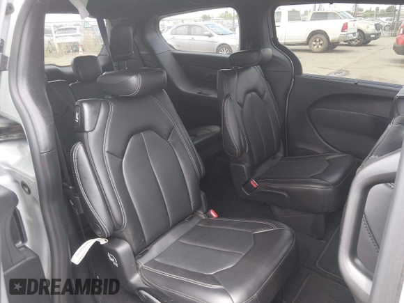 ✅ 2026 Chrysler Pacifica Select • VIN: 2C4RC1BG4TR183315 • Lot: 45227165. Wystawiony na IAAI z przebiegiem 23 080 mil. Bezpłatny archiwum sprzedaży aukcyjnych z USA i szczegółowy raport historii pojazdu na DreamBid. Zdjęcie 8.