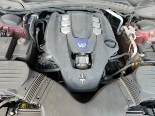 ✅ 2017 Maserati Ghibli S • VIN: ZAM57RSA3H1217216 • Лот: 94945595. Опубликован ранее на Copart с пробегом 79 568 миль. Бесплатный доступ к архиву аукционных продаж из США и подробный отчёт об истории автомобиля на DreamBid. Изображение 13.