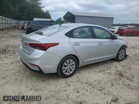 ✅ 2022 Hyundai Accent SE • VIN: 3KPC24A67NE186152 • Lot: 70408524. Wystawiony na Copart z przebiegiem 38 842 mil. Bezpłatny archiwum sprzedaży aukcyjnych z USA i szczegółowy raport historii pojazdu na DreamBid. Zdjęcie 3.